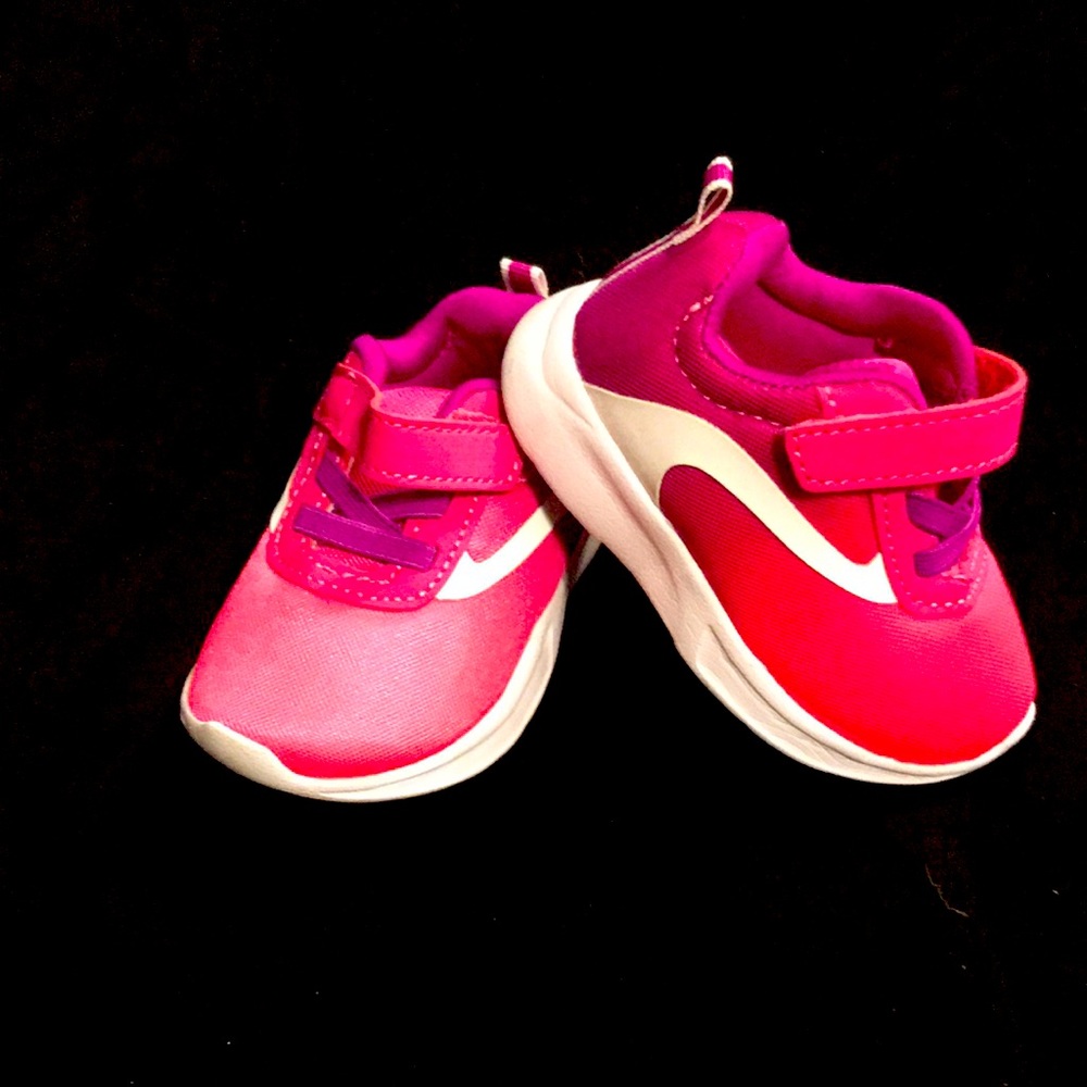 Pink Wonder Nation sneakers!